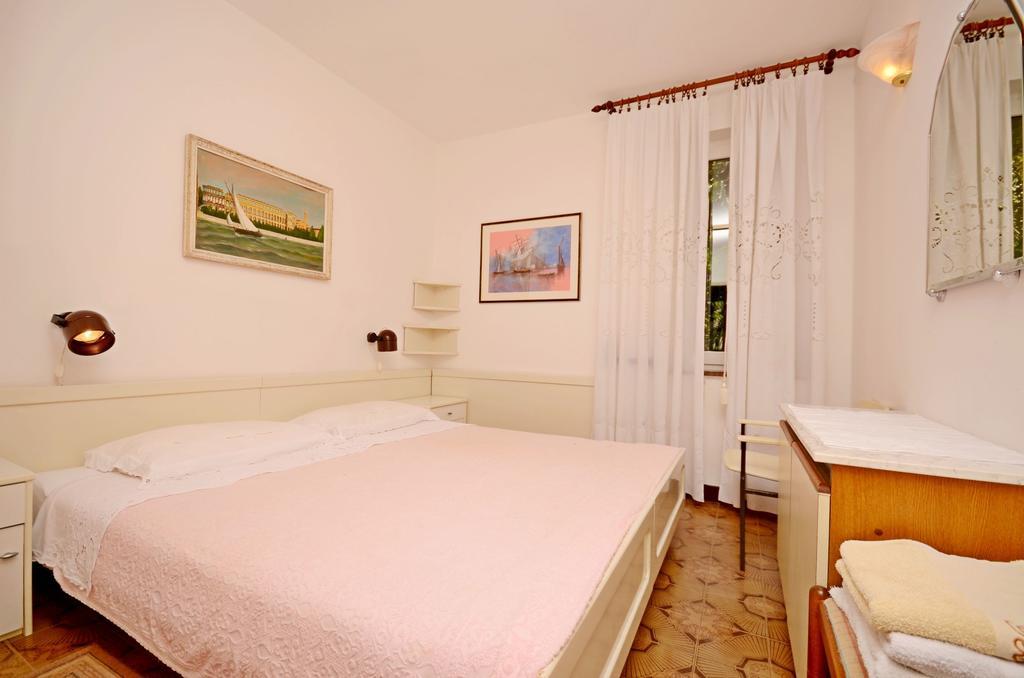 Apartments Dea ポレッチ エクステリア 写真
