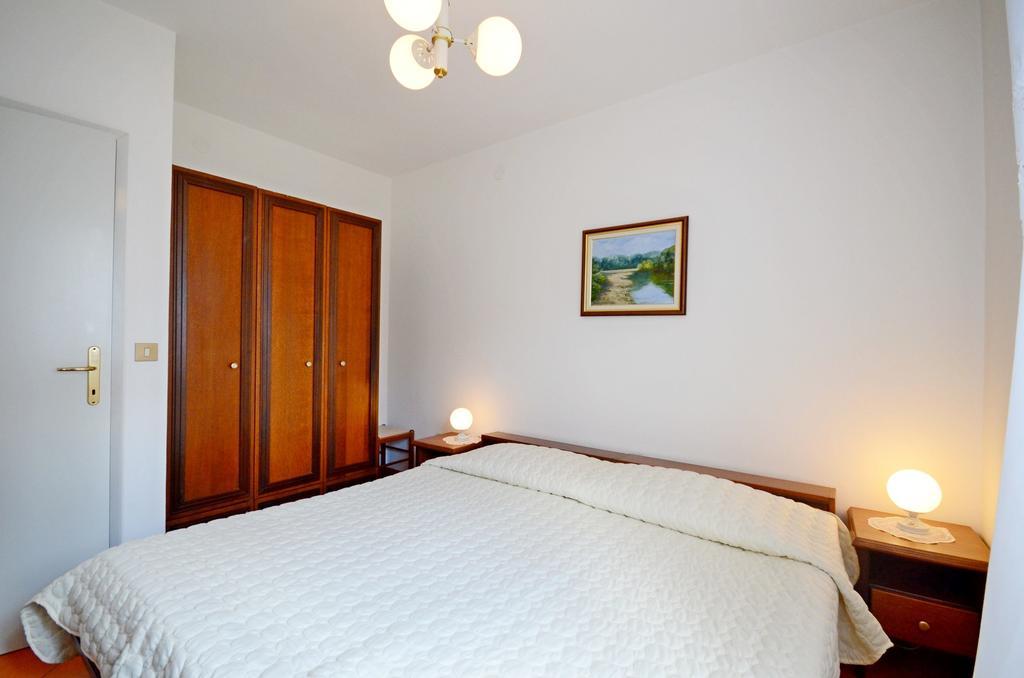 Apartments Dea ポレッチ エクステリア 写真